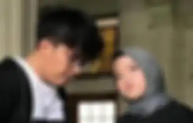 Rumahnya Hanya Berjarak 7 Kilometer dari Sang Vokalis, Ayus Beberkan Momen Pertama Ketemu Nissa Sabyan, Ngobrolnya di Tempat Makan!