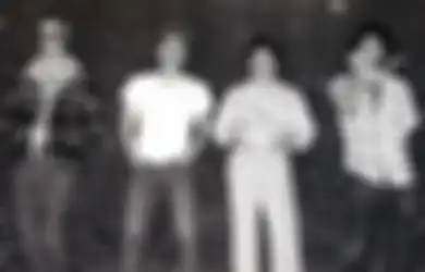 Attitude Boleh Punk, Tapi Gelar Pendidikan 5 Musisi Ini Nggak Main-Main!