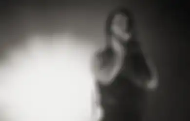 Mitski Bakal Bikin Hari Galau Lo Makin Kelam di 'Working For The Knife'
