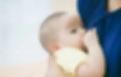 Beri ASI Bayinya di Atas Ranjang hingga Ketiduran, Ibu Ini Kaget Lihat sang Anak Tergeletak Penuh Darah Usai Bangun, Fakta di Baliknya Buat Dokter Bereaksi Beri Peringatan Keras