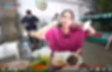 Saking Lahapnya Santap Makanan Ini Sampai Pukul Mangkok Hingga Nyaris Mental, Nagita Slavina Minta Pertanggungjawaban ke Sang Pedagang