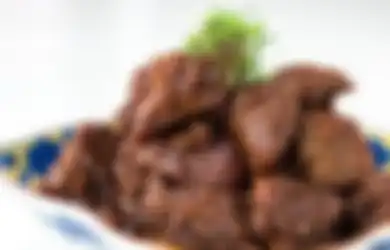Tetangganya Kalau Minta Suka Nggak Kira-kira, Ibu Ini Harus Masak Rendang Tengah Malam: Biar Pada Tidur Dulu!