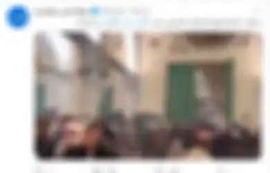 Sedang Shalat Isya dan Tarawih Berjamaah, Mendadak Polisi Israel Tembaki dan Serang Umat Muslim Palestina di dalam Masjid Al-Aqsa, Amerika dan PBB Langsung 'Kepanasan'