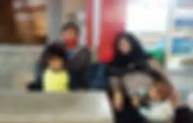 Jadi Korban PHK, Pasangan Suami Istri Ini Nekat Pulang Kampung Jalan Kaki Berhari-hari Sambil Bawa 2 Balita dari Kebumen ke Bandung