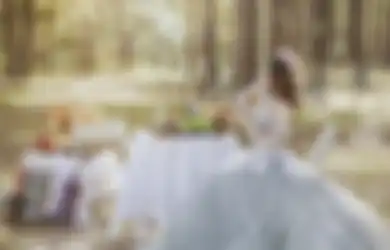 Seakan Saingi Pengantin Wanita, Netizen Dibuat Kesal hingga Niat Mengecam Ibu Ini yang Dinilai Merusak Suasana Karena Penampilannya yang di Luar Dugaan