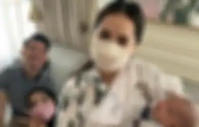 Berhasil Bikin Baby Ukkasya Nyaman Digendongannya, Nagita Slavina: Siap-siap Belajar Menimang Bayi Lagi