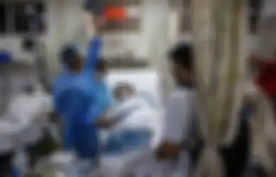Tsunami Covid-19 India Ambrukkan Layanan Kesehatan Satu Negara, Dokter di Rumah Sakit Terpaksa Berperan Jadi Malaikat yang Tentukan Pasien Mana yang Berhak Hidup dan Mati