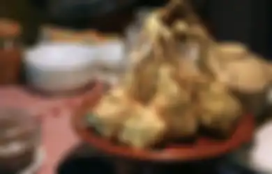 Jadi Menu Khas Kuliner Lebaran, Intip 6 Jenis Hidangan Ketupat Khas Indonesia dari Berbagai Daerah, Ada yang Makannya Langsung Pakai Tangan!