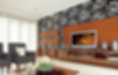 Sentuhan Klasik Wallpaper Floral jadi Focal Point di Ruang Keluarga   