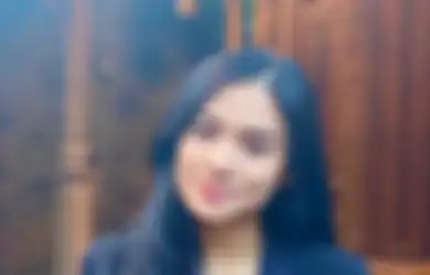 Gamis Lebaran Tiarani Savitri, Putri Sambung Ahmad Dhani. Sederhana!