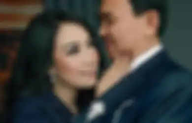 Tampil Casual Saat Jalan Pagi Bareng Suami dan Anaknya, Puput Nastiti Devi Buat Netizen Gagal Fokus dengan Lengannya yang Tampak Kekar