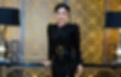 Tak Perlu Rogoh Gocek Dalam untuk Operasi Plastik, Yuni Shara Ungkap Rahasia Tetap Awet Muda di Usinya yang Nyaris Setengah Abad: Semua Perempuan Bisa Pake Itu!