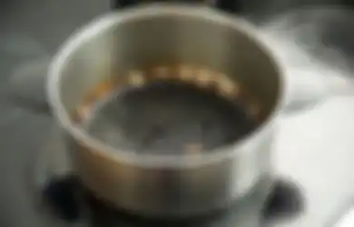 Pantat Panci Kinclong Seketika Cuma Modal Saus Tomat, Hasilnya Bikin Emak-emak Teriak Kegirangan
