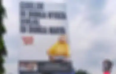 Dicari Emak-Emak Blok Goblok yang Marahi Kurir COD, Kini Mukanya Masuk Reklame, Ternyata Editan