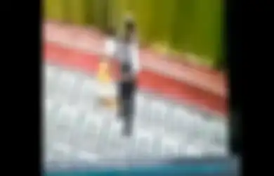 Viral Cowok Lakukan Pelecehan Seksual Terhadap Anak Kecil di Masjid Saat Sedang Salat