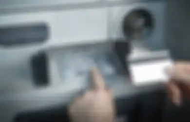 Hendak Bobol ATM, Pria Ini Malah Alami Nasib Apes Dikepung Warga Gegara Aksi Konyolnya, Endingnya Malah Bikin Malu!