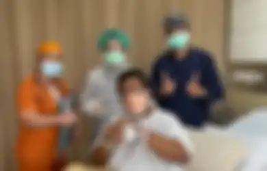 Rebut Hati Penggemar Hingga Bisa Jadi Pengacara Rp30 M, Hotman Paris Terbaring Lemah di Ranjang RS Hanya karena Mahkluk Kecil Ini!