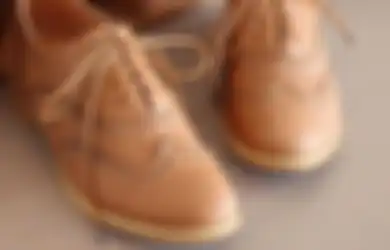 Pilihan Sepatu Sesuai Karakter Zodiak Cancer Biar Makin Trendi
