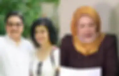 Bak Siram Minyak dalam Kobaran Api, Wanita Berhijab Ini Buat Hotman Sitompul Makin Panas Usai Ngaku Jadi Istri Pertama, Ingin Tuntut 1 Hal Ini Setelah 45 Tahun Statusnya Terbungkam!