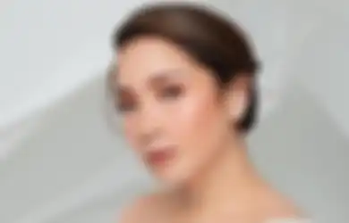 Nagita Slavina Hamil Tetap Tampil Modis nan Necis, Dress Warna-warni yang Dipakai Istri Raffi Ahmad Saat Liburan Langsung Curi Perhatian, Netizen: Baju Kaya Gorden Warteg