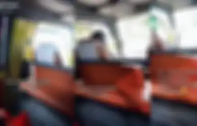 Perlu Diacungi Jempol, Sopir Angkot Dermawan ini Gratiskan Ongkos Penumpang di Hari Jumat
