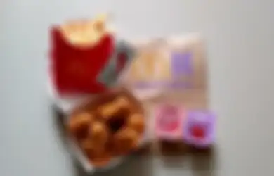 Kolaborasi McDonald's x BTS Meal Booming di Indonesia, Pelanggan Antre Demi Camilan Ayam Bumbu dan Saos Cajun Khas Korea Selatan
