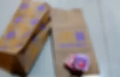 Gerai McD Disegel karena Kerumunan, Kantong Kertas Bekas BTS Meal Dijual Jutaan Rupiah