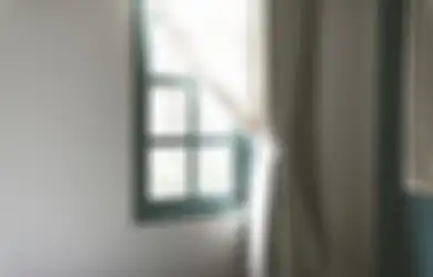 Tak Perlu Takut Dinyiyirin Tetangga, Kaca Jendela Cuma Butuh 3 Bahan Rumahan Ini Biar Nampak Kinclong Kembali