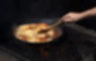 Gak Perlu Repot dan Buang-buang Tenaga, Cara Mengatasi Wajan Lengket Ternyata Gampang Banget, Modalnya Cuma Bahan Dapur Ini