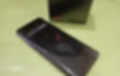 Unboxing ASUS ROG Phone 5 yang Hadir di Indonesia, Tambah Keren!