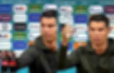Bikin Sahamnya Anjlok Rp54 Triliun Setelah Botolnya Disingkirkan Ronaldo Pada Konferensi Pers Euro 2020, Tak Disangka Ronaldo Pernah Jadi Bintang Iklan Coca Cola Ini Fotonya
