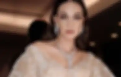 Beda 360 Derajat Dengan Kediaman Rp 25 Miliarnya, Begini Potret Hunian Keluarga Luna Maya di Kampung Halaman, Dilengkapi Gubuk Sederhana hingga Langsung Menghadap ke Laut
