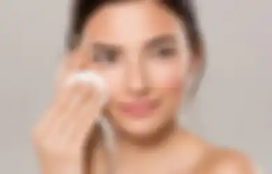Jangan Salah, Ini 5 Cara Menggunakan Micellar Water yang Benar!