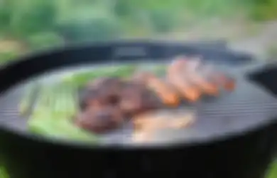 Duh Selama Ini Keliru, Ternyata Begini Cara Benar Bersihkan Kerak Gosong pada Alat Pemanggang Sate, Jangan Langsung Dikerok