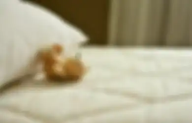 Seorang Ibu Nangis Sejadinya Usai Tahu Fakta saat Putrinya Keluhkan Tiap Malam Ranjang di Kamar Tidurnya Terasa Sempit, Rekaman Kamera Tersembunyi Jadi Bukti