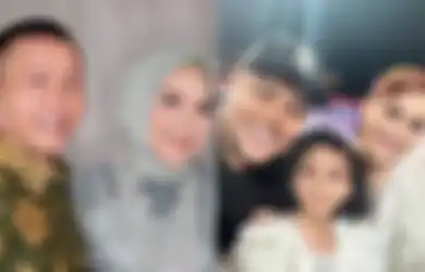 Pamer Potret Semringah Putri Sulungnya Tenteng Tas Seharga Rp 74 Juta, Umi Kalsum Untai Doa Tuk Ivan Gunawan dan Ayu Ting Ting: yang Terbaik Buat Kalian Berdua