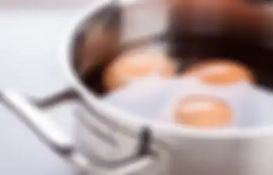 Terlihat Sepele tapi Efeknya Merugikan, Mulai Sekarang Stop Rebus Telur dengan Cara Ini