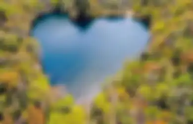 Mengintip Keunikan Toyoni, Danau di Jepang  yang Secara Alamiah Berbentuk Menyerupai Hati