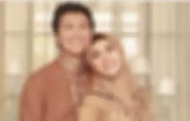 Bucinnya Bak Tak Tertandingi, Syahrini Persembahkan Lagu Cinta untuk Reino Barack Sembari Beri Tatapan Mesra: Aku Lemah di Dekapnya
