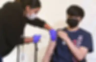 Vaksin Covid-19 untuk Anak dan Remaja Belum Ada, Kemungkinan Kemenkes Suntikkan Sinovac - Pfizer