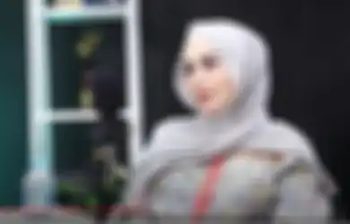 Niat Hati Pamer Foto Keren sang Suami, Jennifer Dunn Malah Panen Hujatan Usai Tulis Caption Jangan Goda Suamiku, Warganet: Lagi Nggak Aman nih!