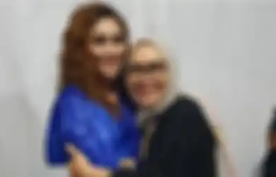 Terbiasa Hidup dalam Gelimang Harta Berkat kerja Keras Anaknya, Umi Kalsum Blak-blakan Minta Hal Mewah Ini pada Ayu Ting Ting, Begini Reaksi Sang Biduan