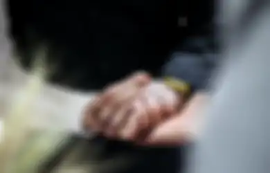 Terlibat Cinta Segitiga, 2 Wanita Ini Ngotot Ingin Dinikahi Pria yang Sama, Tetua Desa Putuskan Lakukan Cara Unik Ini