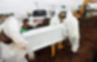 Pemulasaran Jenazah Secara Prokes Covid-19 Disepakati Keluarga, Sejumlah Warga di Probolinggo Ini Malah Nekat Bongkar Paksa Peti Jenazah, Satgas Turun Tangan Ungkap Fakta Ini