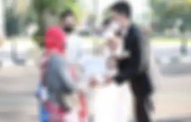 Bagikan Hampers pada Tamu Tak Diundang Usai Batal Gelar Resepsi Pernikahan, Pasangan Pengantin Ini Bongkar Fakta tak Disangka-sangka