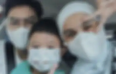 Sampai Rela Tidur Pakai Masker, Nycta Gina Akui Tak Masalah Ketularan Covid-19 Asal Bisa Temani Anaknya yang Sedang Isoman: Ikhlas...
