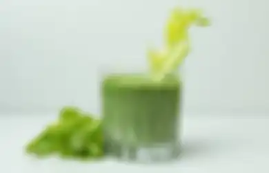 Tak Sengaja Rutin Minum Jus Seledri untuk Sarapan, Wanita Ini Alami Hal Tak Terduga Seminggu Kemudian, Faktanya Buat Terkejut