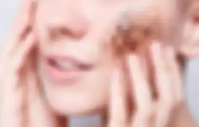 Mulus Tanpa Noda, Ini 4 Face Scrub Murah Buat Bersihkan Pori-pori!