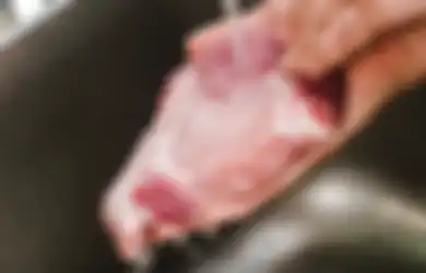 Tolong Berhenti Cuci Daging Sebelum Diolah, Jika Tak Mau Bahaya Ini Hantui Kesehatan Seisi Rumah!