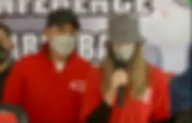 Dengan Gunakan Baju Tahanan, Nia Ramadhani Akui Perbuatannya Tak Patut Dicontoh hingga Ucap Hal yang Bakal Dilakukan Usai Sandang Status Tersangka